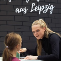 Social Media Stars wie Anja „Fee” Federwisch treffen im Reiterstübchen der PARTNER PFERD ihre Fans für persönliche Autogramme oder Erinnerungs-Selfies. 